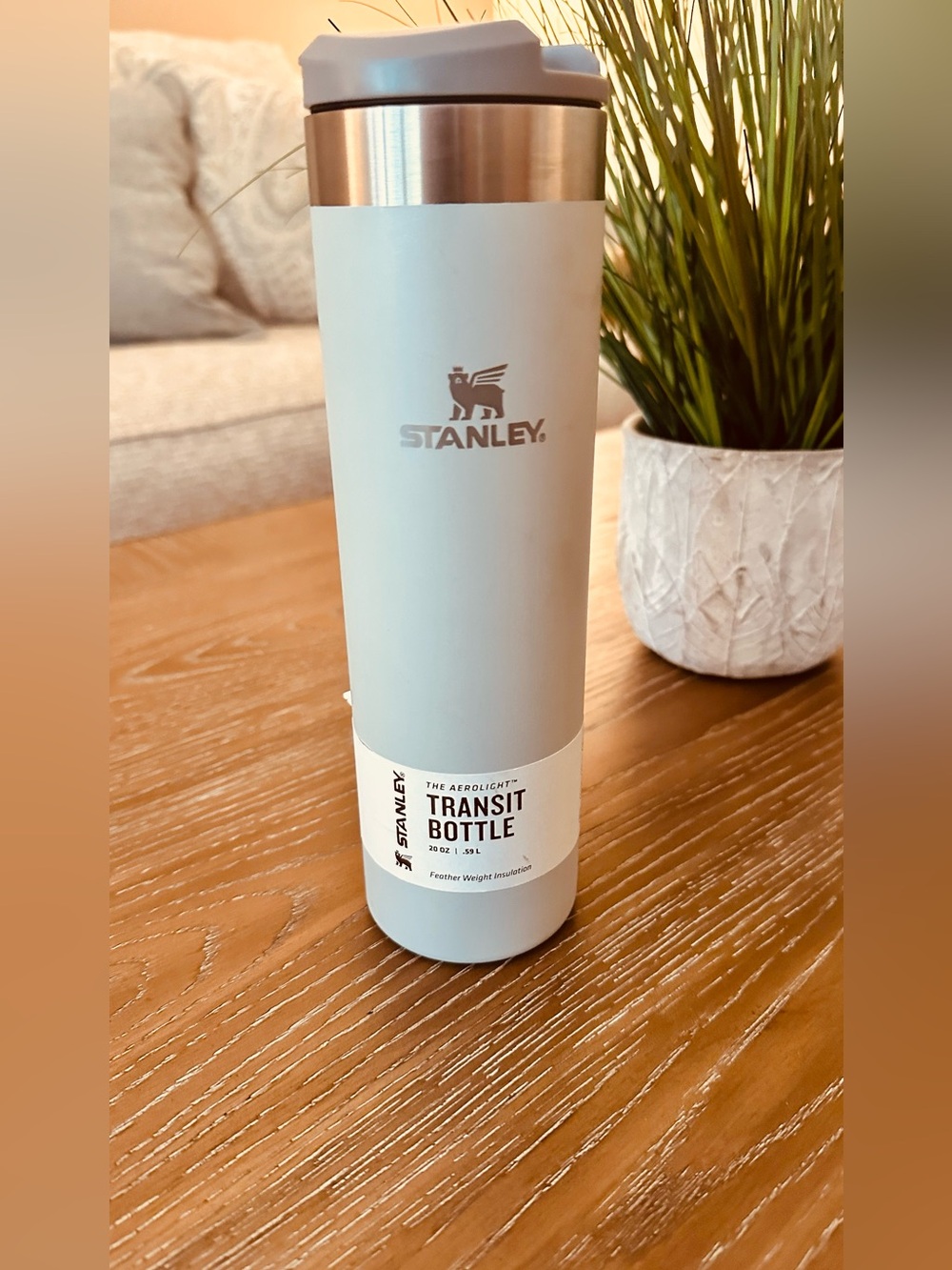NWT Stanley AeroLight 20oz Transit Bottle